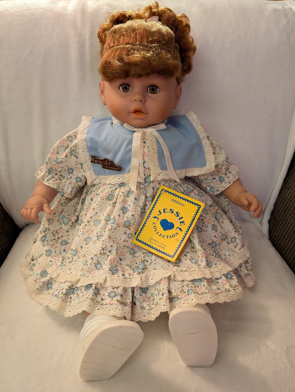 Vintage Jessie Collection Collector Doll With Shoes, Pin And Tag - 1992